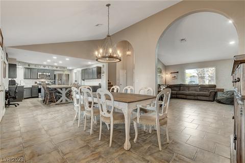 1670 Arabian Dr, Henderson, NV 89002