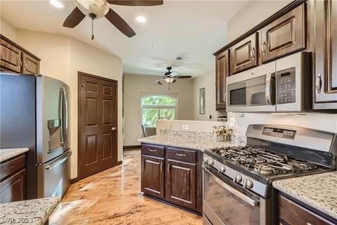6480 Annie Oakley Dr #422, Las Vegas, NV 89120