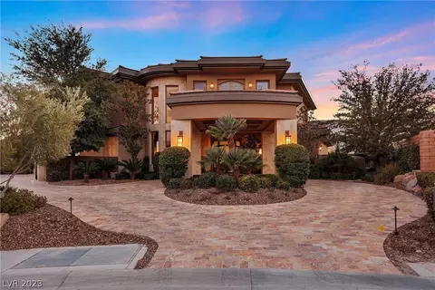 15 Bright Hollow Ct, Las Vegas, NV 89135
