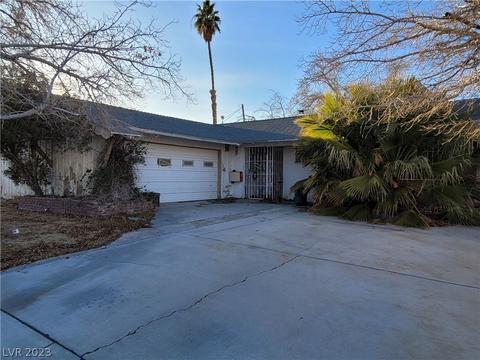 1728 Loch Lomond Way, Las Vegas, NV 89102