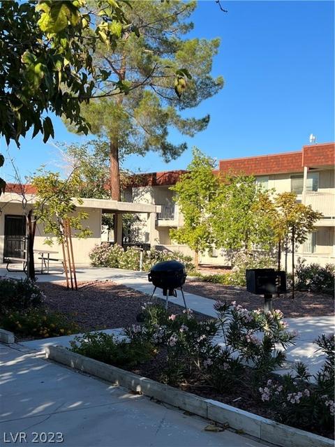 5382 Swenson St #23, Las Vegas, NV 89119