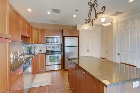 2455 W Serene Ave #609, Las Vegas, NV 89123