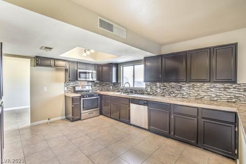 533 Oakwood Ct, Henderson, NV 89002