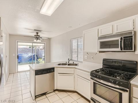 1733 Autumn Rust Dr, Las Vegas, NV 89119