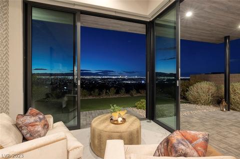 427 Serenity Point Dr, Henderson, NV 89012