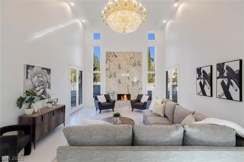 8620 Lakeridge Cir, Las Vegas, NV 89117