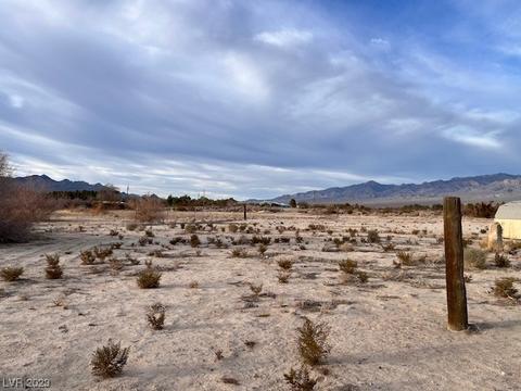 121 E Iris Ct, Pahrump, NV 89060