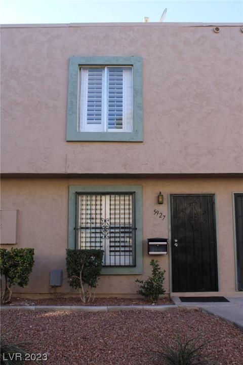 5927 Vegas Dr, Las Vegas, NV 89108
