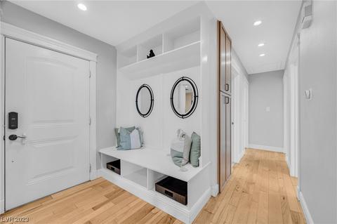 108 Dahlia Ln, Las Vegas, NV 89107
