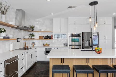 609 Bachelor Button St, Las Vegas, NV 89138