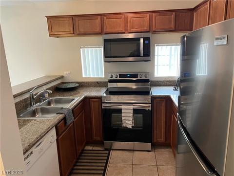 2101 Sealion Dr #205, Las Vegas, NV 89128