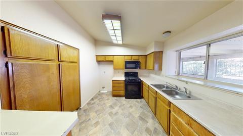 3026 Leandro Ct, Laughlin, NV 89029 photo 4