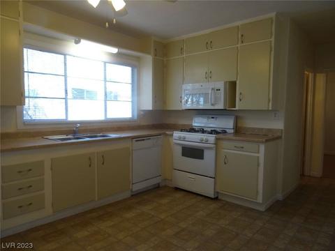 118 W Basic Rd, Henderson, NV 89015 photo 5