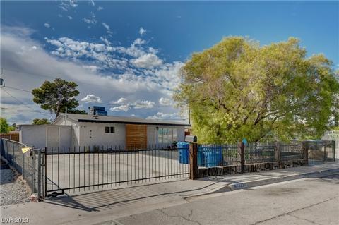 2737 Spear St, North Las Vegas, NV 89030