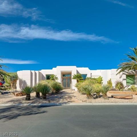8102 Mackenzie Ct, Las Vegas, NV 89129