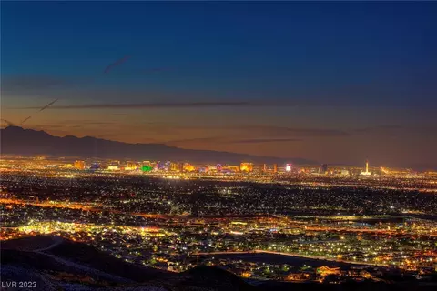 511 Rock Peak Dr, Henderson, NV 89012