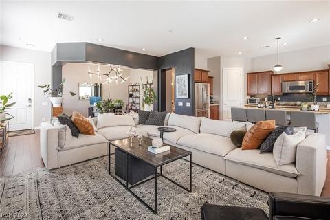 2261 Gondi Castle Ave, Henderson, NV 89044