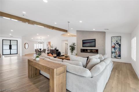 7350 Obannon Dr, Las Vegas, NV 89117