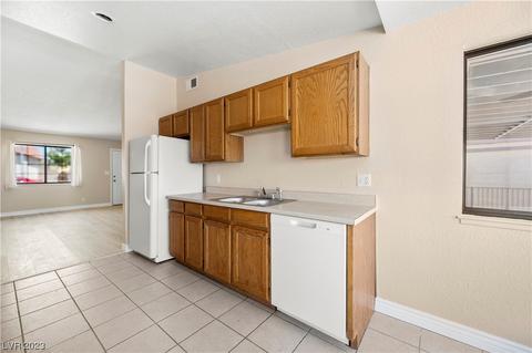 1831 Maricopa Dr, Laughlin, NV 89029 photo 9