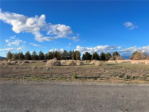 1950 W Labrador St, Pahrump, NV 89048