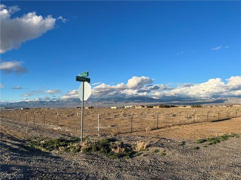 3091 S Barney St, Pahrump, NV 89048