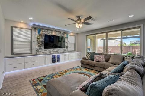 817 Stageline Ave, North Las Vegas, NV 89084