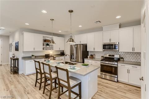 68 Cadence Crest Ave, Henderson, NV 89011