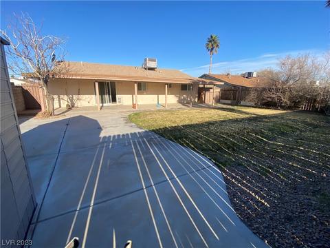 902 Ponderosa Dr, Henderson, NV 89015