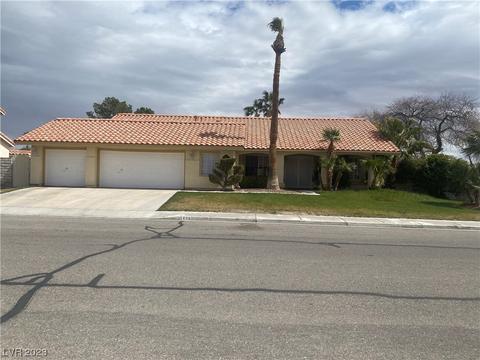 5808 Willowcreek Rd, North Las Vegas, NV 89031