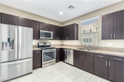 11257 Rainbow Peak Ave #211, Las Vegas, NV 89135