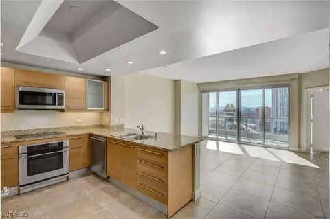222 Karen Ave #2004, Las Vegas, NV 89109