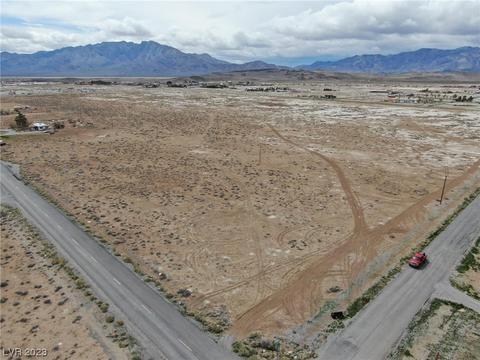 3721 W Flamingo Rd, Pahrump, NV 89048