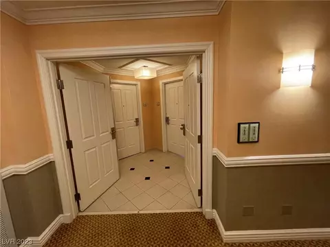 145 E Harmon Ave #318, Las Vegas, NV 89109