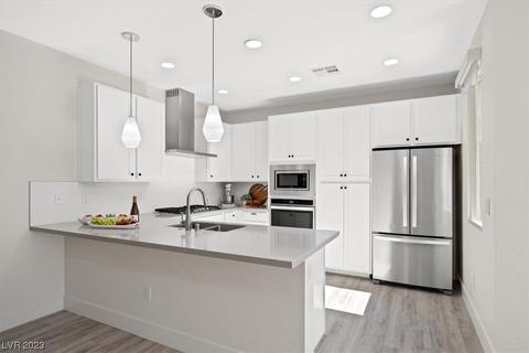 11349 Gravitation Dr, Las Vegas, NV 89135
