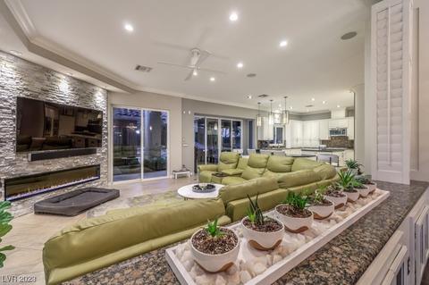 9726 Phoenician Ave, Las Vegas, NV 89147
