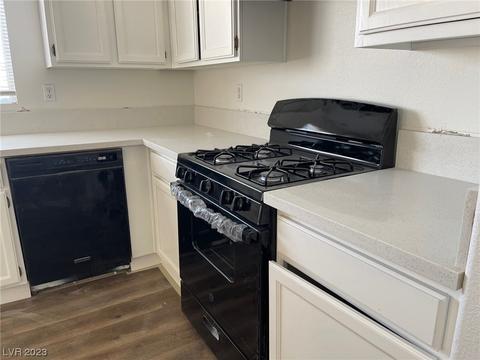 5549 Merriweather Dr, Las Vegas, NV 89113