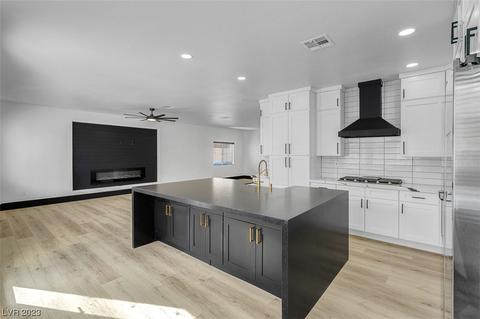 9663 Camino Capistrano Ln, Las Vegas, NV 89147