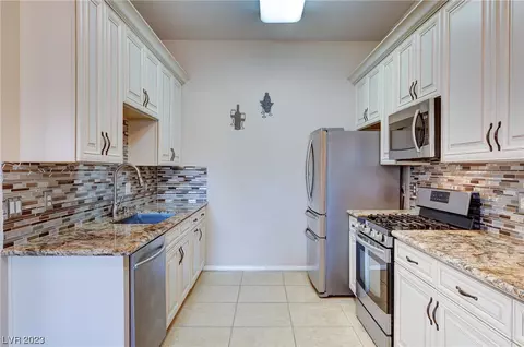 700 Carnegie St #913, Henderson, NV 89052