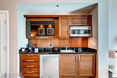 145 E Harmon Ave #211, Las Vegas, NV 89109