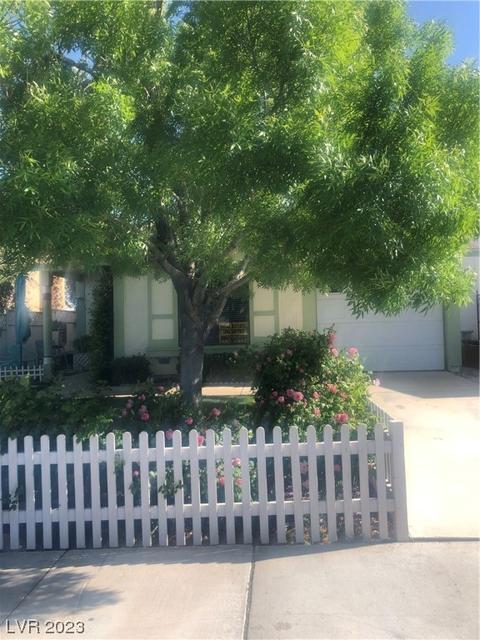 6621 Escalon Dr, Las Vegas, NV 89108