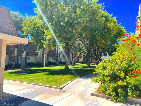 3451 Monte Carlo Dr, Las Vegas, NV 89121