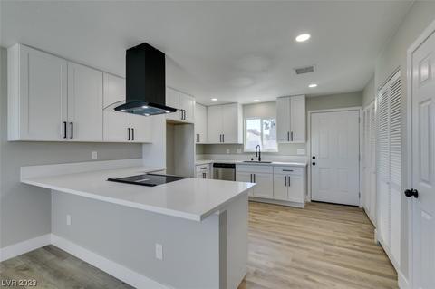 2513 Magnet St, North Las Vegas, NV 89030