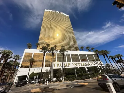 2000 N Fashion Show Dr #2112, Las Vegas, NV 89109