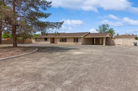 7765 La Cienega St, Las Vegas, NV 89123