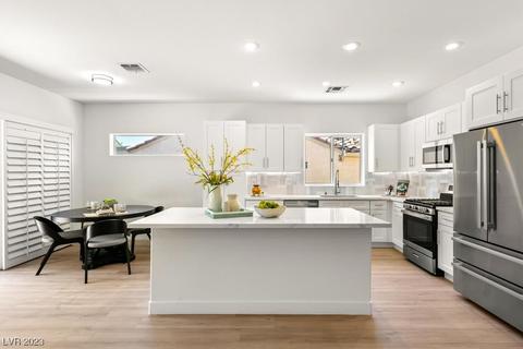 2324 Great Elk Dr, Henderson, NV 89052