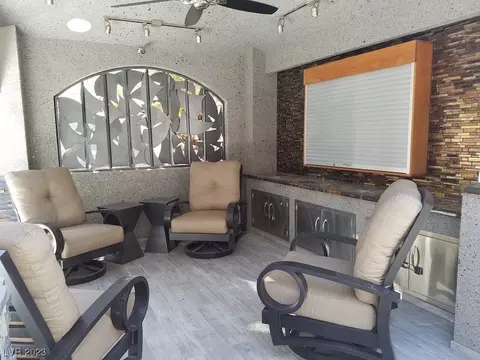 8175 Arville St #400, Las Vegas, NV 89139