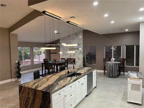 2704 Golfside Dr, Las Vegas, NV 89134