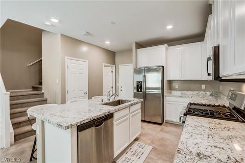 8672 Giant Causeway Ave, Las Vegas, NV 89148
