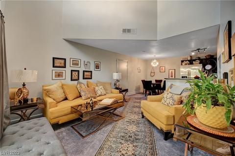 555 Roxella Ln #B, Las Vegas, NV 89110