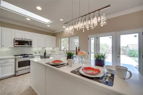 2560 Leighton Ave, Henderson, NV 89052